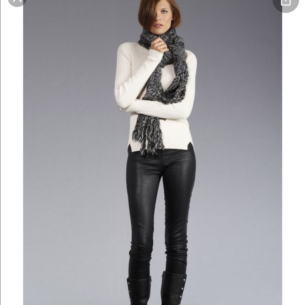 UGG Wool Grey Black fringe Bococa scarf